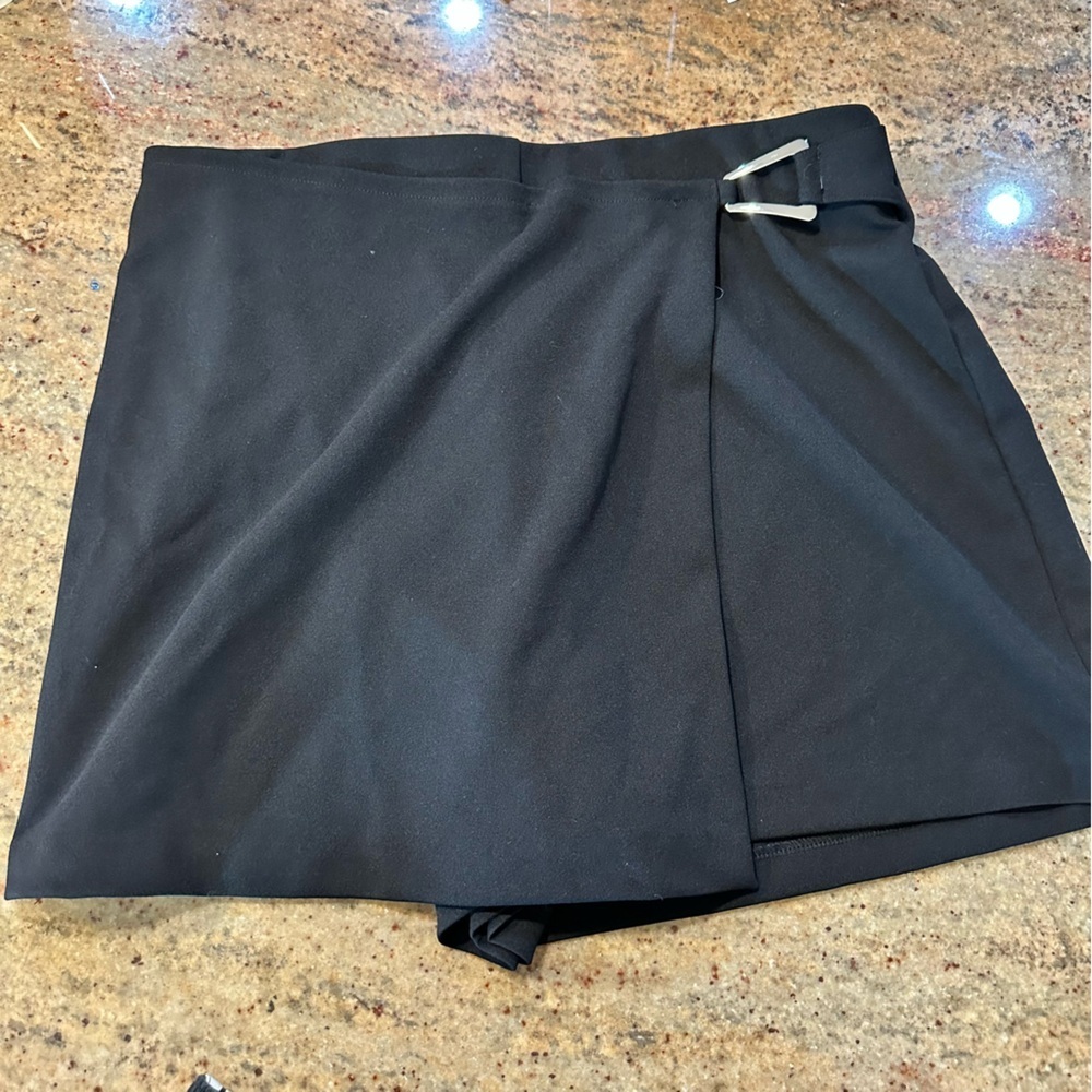 BOLD elements Black Performance Skort